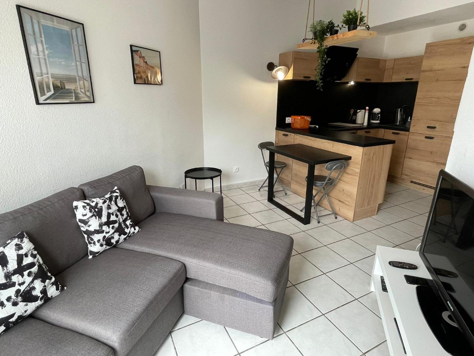 Villa 2 Etoiles Proche Plage Et Commerces 생시프리앙 객실 사진